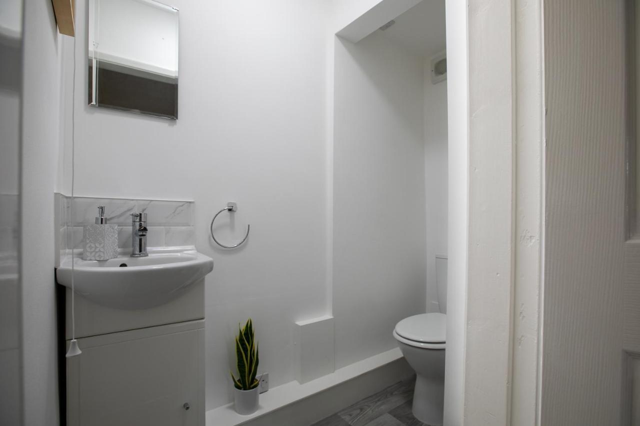Ludlow Drive 3 Bed Contractor Family Town House In 梅尔顿莫布雷 外观 照片